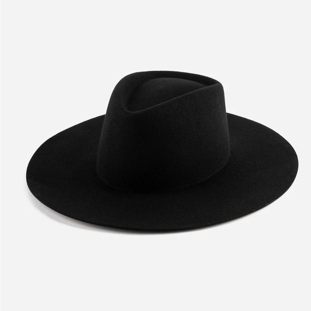 Gigi pip hat. New. Black